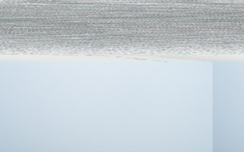 Helle Wasseroberfläche mit digital rauschendem Himmel in hell blauen Farben
