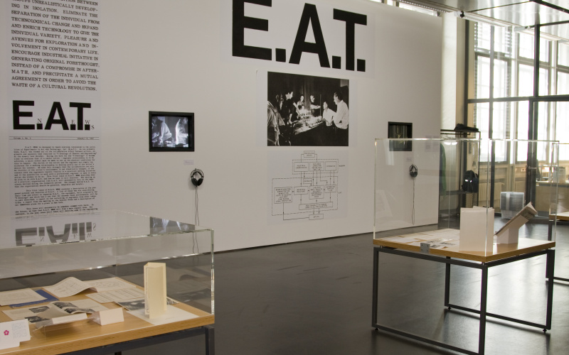 Blick in die Ausstellung Experiments in Art and Technology