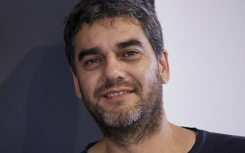 The portrait photo of a man