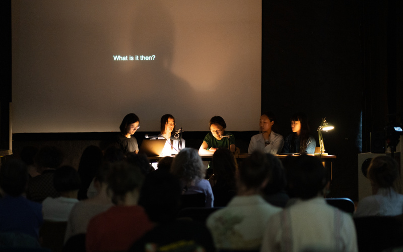 Asian Feminist Studio for Art and Research (AFSAR): »Critical History of Technology«, Lecture Performance at MATTER OF FLUX Festival | Women in Art, Science and Technology, 2023. From left: Hanwen Zhang, Mooni Perry, Yan Lin, Hye-in Park, Charmaine Poh.