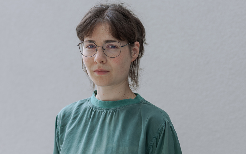 Zu sehen ist ein Portraitfoto von Hanna Jurisch. 