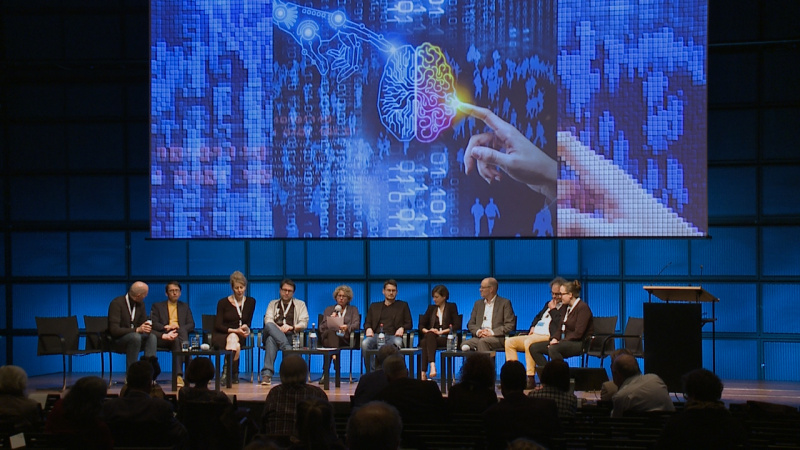 i6673_19_mth_s_gp_gc_kaforum_podiumsdiskussion.jpg