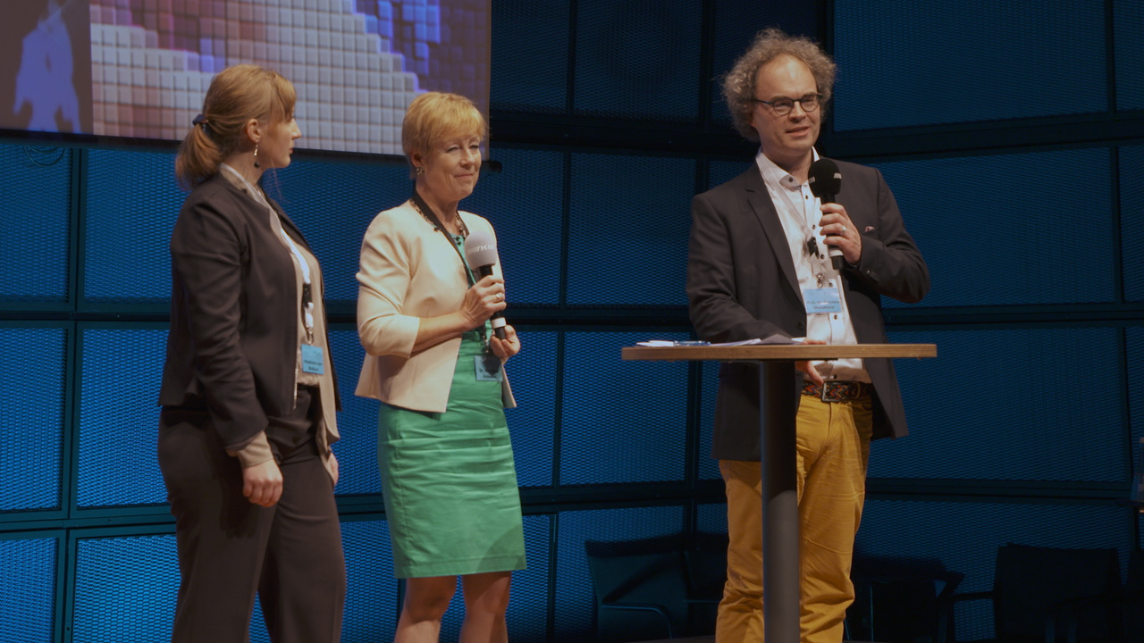 i6673_19_mth_s_gp_gc_kaforum_diskussion_stephanievonmaltzan_und_karstenwendland.jpg
