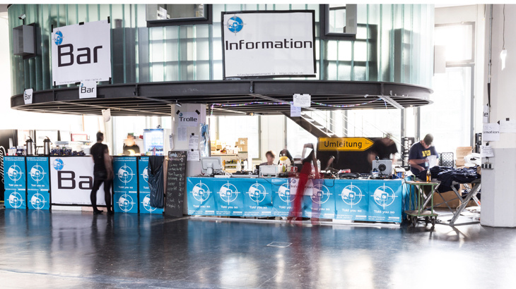 Infostand und Bar