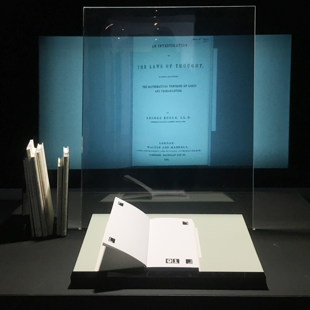 Bernd Lintermann, Nikolaus Völzow, Peter Weibel, »Bibliotheca Digitalis: Three Phases of Digitalization«