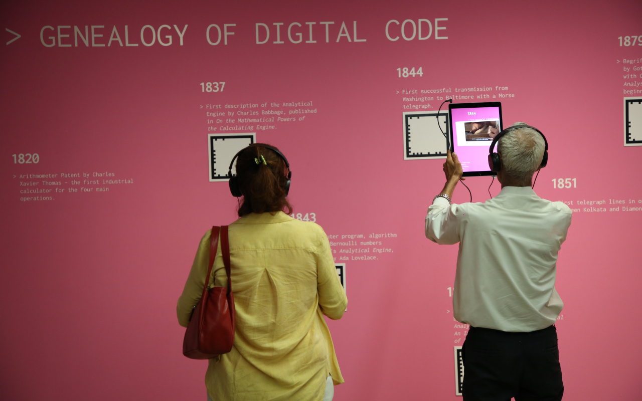 Blick in die Ausstellung »Open Codes. Digital Culture Techniques«, Mumbai. 