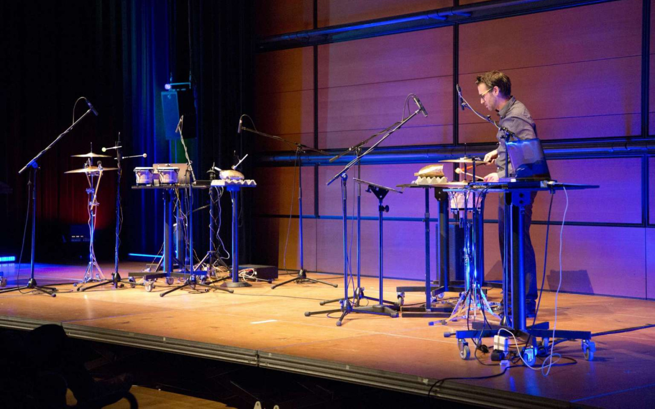 Drummer Manuel Alcaraz Clemente and a robotized drum kit perform Artemi – Maria Giotis composition »Imitation Game« as part of the Giga-Hertz award festival 2019 at ZKM | Center for Art and Media Karlsruhe
