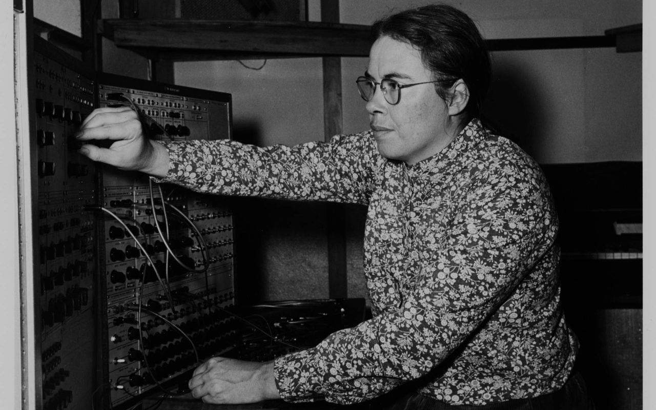schwarz-weiß Portrait Pauline Oliveros