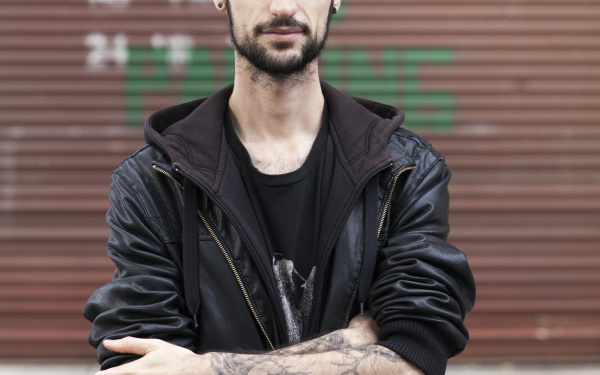 Portrait eines Mannes mit Lederjacke