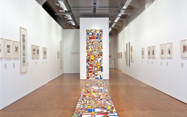Blick in die Ausstellung »Hiroshi Kawano. Der Philosoph am Computer«