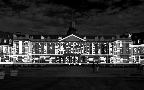 Die Schlossfassade in schwarz-weiß