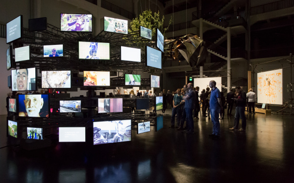 Blick in die Ausstellung »Datumsoria: The Return of the Real« 