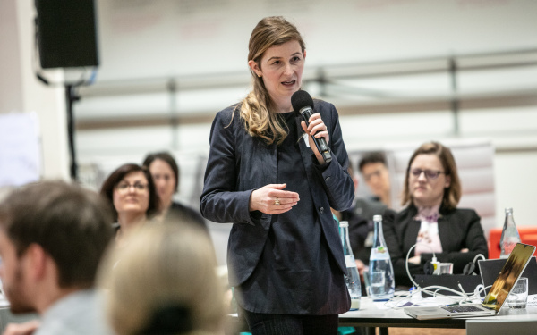 Margit Rosen während der Konferenz