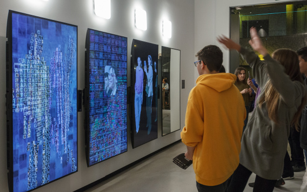 Blick in die Ausstellung »Open Codes. We are Data« in Bilbao