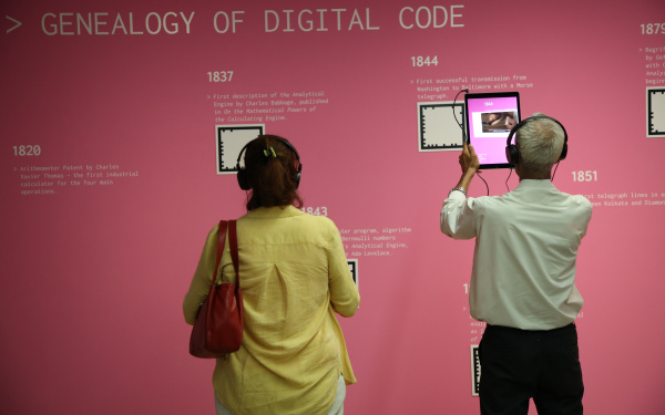 Blick in die Ausstellung »Open Codes. Digital Culture Techniques«, Mumbai. 