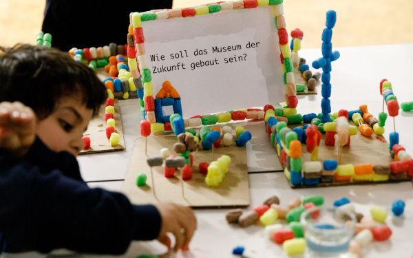 How should the museum of the future be bult?