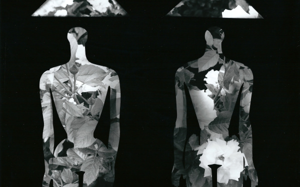 Fotogramm von zwei weiblichen Figuren mit traditionellen asiatischen Kegelhüten
