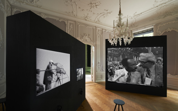 Blick in die Ausstellung Radical Software. The Raindance Foundation, Media Ecology and Video Art, West, Den Haag,