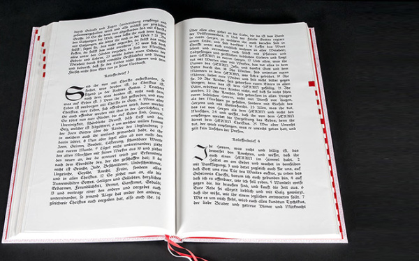 Ein geöffnetes Buch