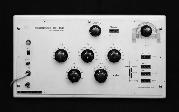 Devices from the historic studio Hermann Heiß
