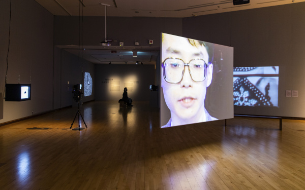 Blick in die Ausstellung »Writing the History of the Future. Signature Works of the Singular ZKM Media Art Collection«, 17. Dezember, 2021 - 3. April, 2022, Gwangju Museum of Art
