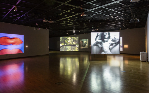 Blick in die Ausstellung »Writing the History of the Future. Signature Works of the Singular ZKM Media Art Collection«, 17. Dezember, 2021 - 3. April, 2022, Gwangju Museum of Art