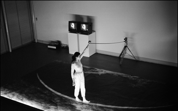 Ulrike Rosenbach, »Die Einsame Spaziergängerin«, 1979/1980