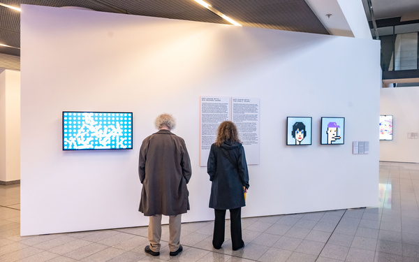 Foto der Ausstellungseröffnung "The Story That Has Just Begun"