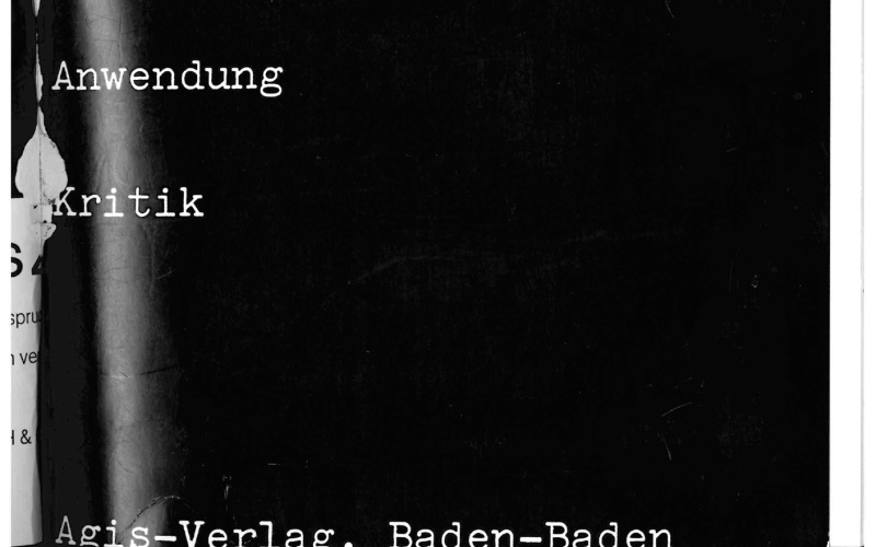 Cover der Zeitschrift »Semiosis«: weiße Schrift auf schwarzem Grund 
