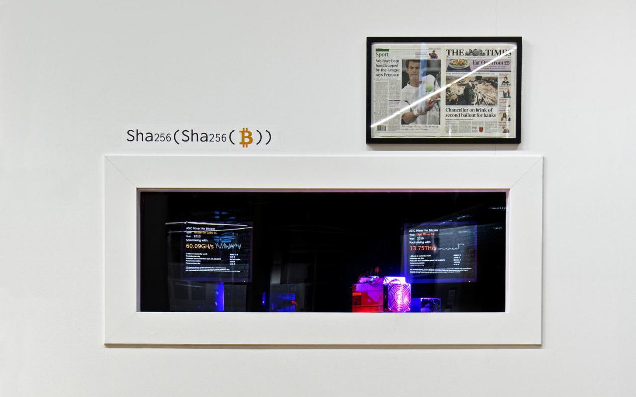 Die Abbildung zeigt ein rechteckiges Fenster in der sich das »KryptoLab« befindet. Darüber befindet sich auf der rechten Seite die frontpage der Zeitung »The Times«