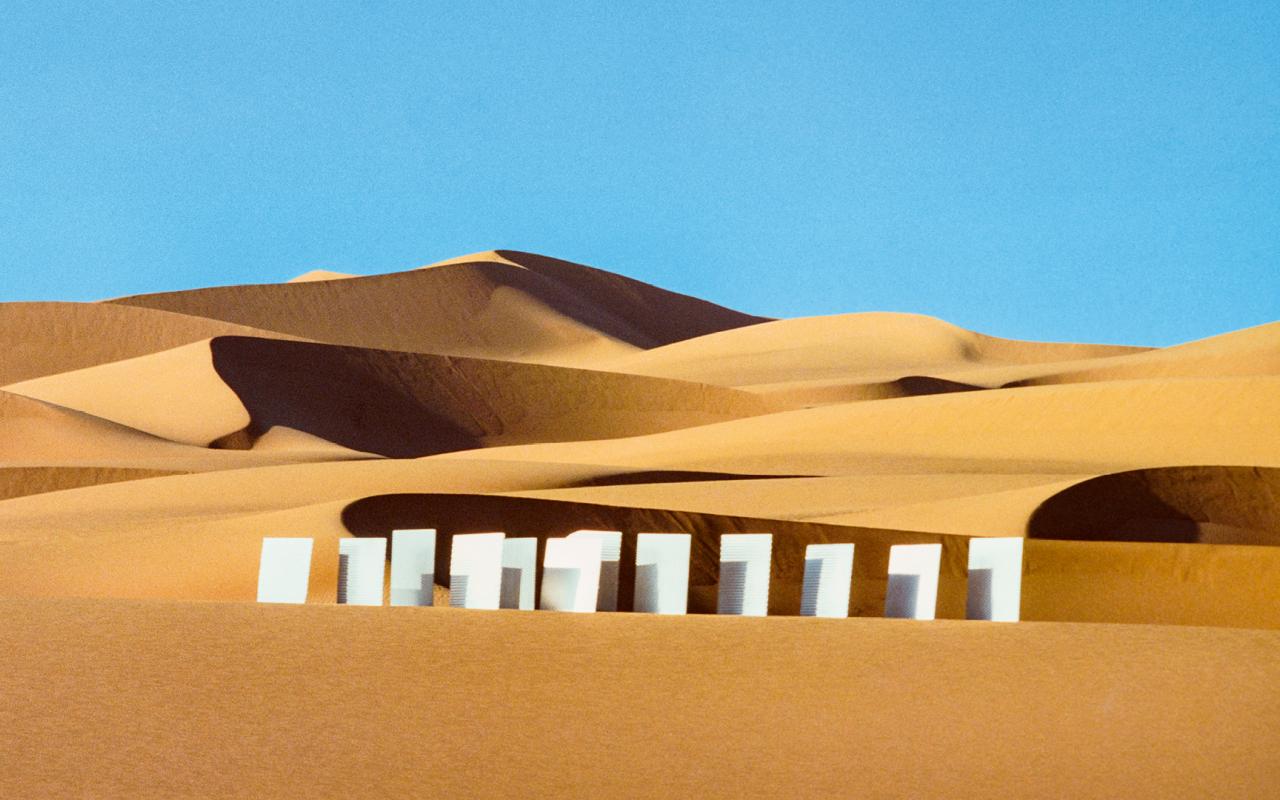 Spiegelobjekte in der Wüste