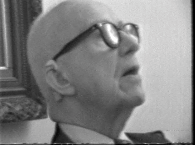 Video still from »Interview with Buckminster Fuller« by the Raindance Foundation in black and white