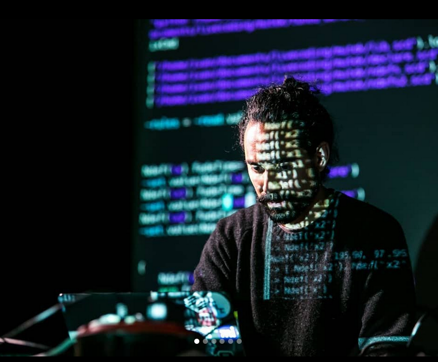 You can see Iván Paz at his live coding performance