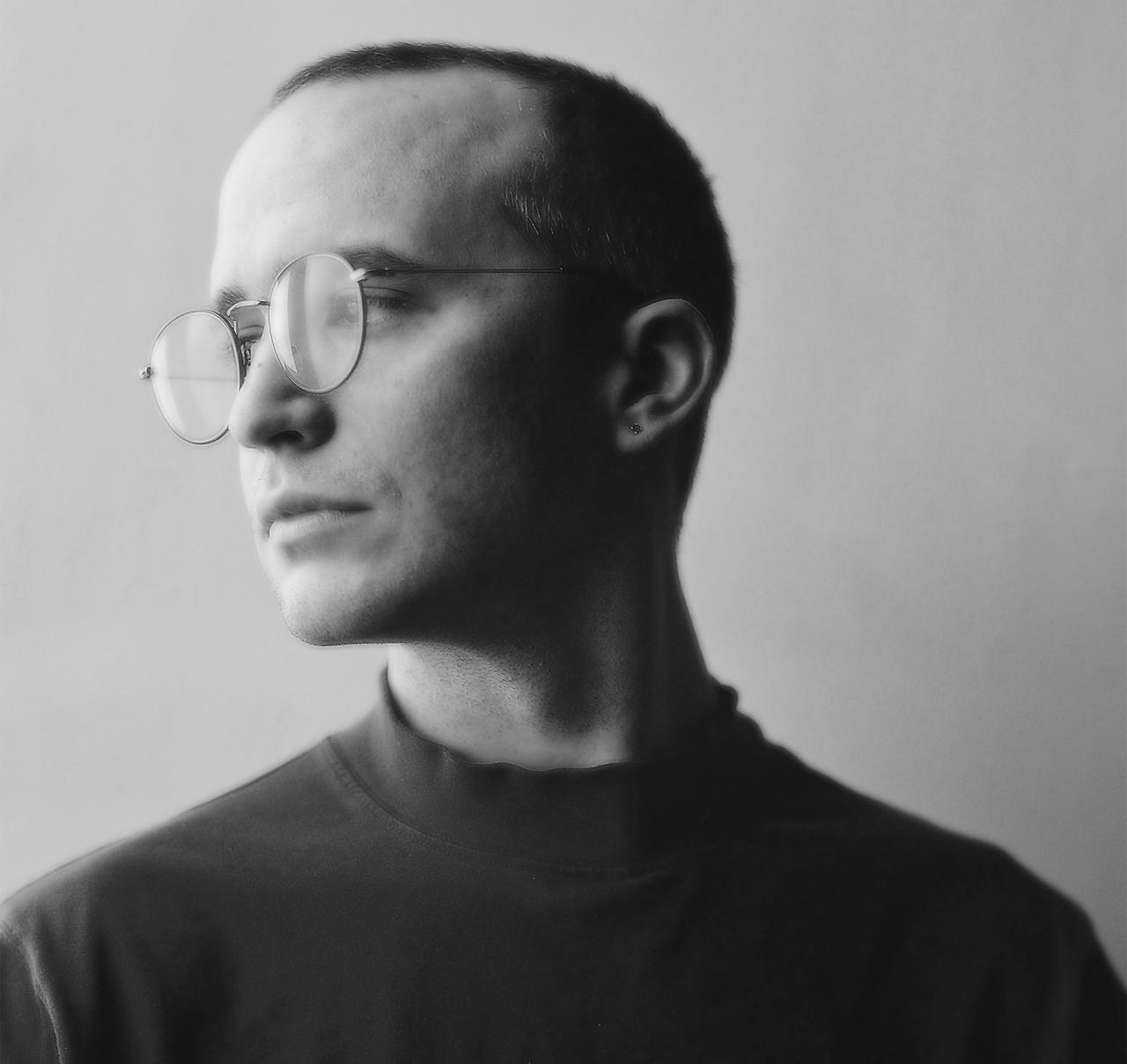 Black and White Portrait of a Man with glasses