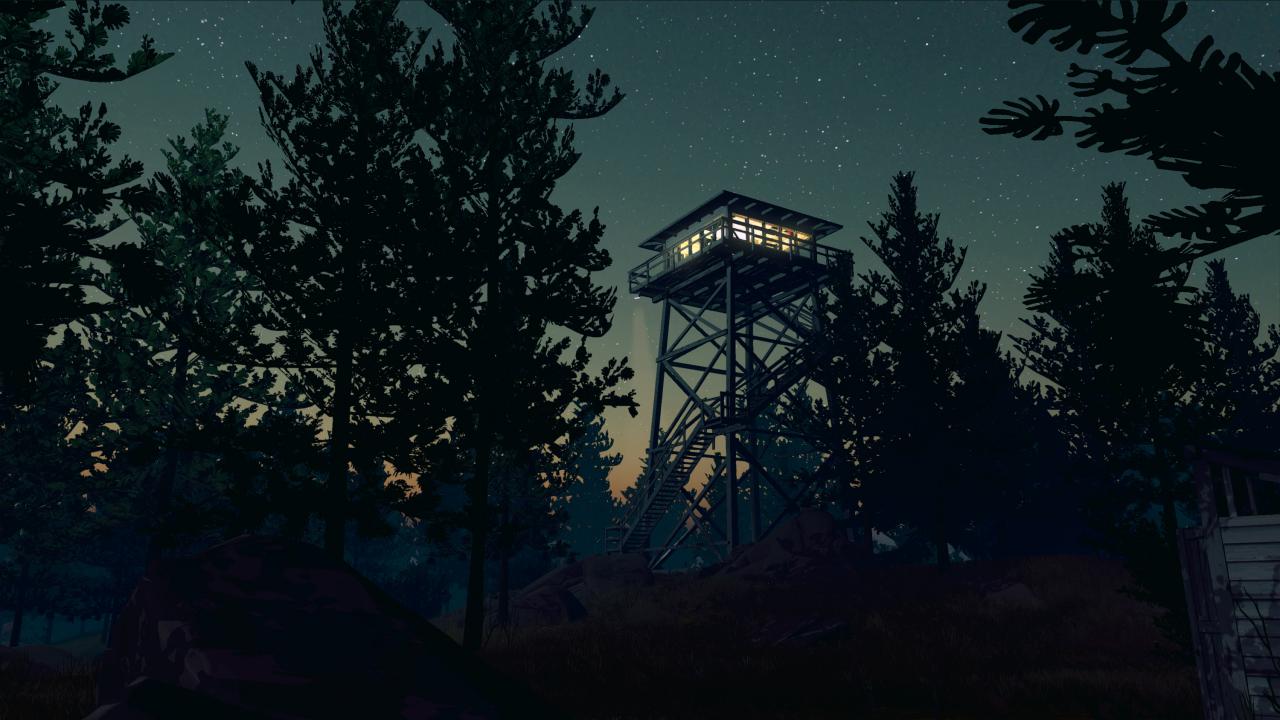 Screenshot: Blick auf den Wachturm zwischen Bäumen bei Nacht