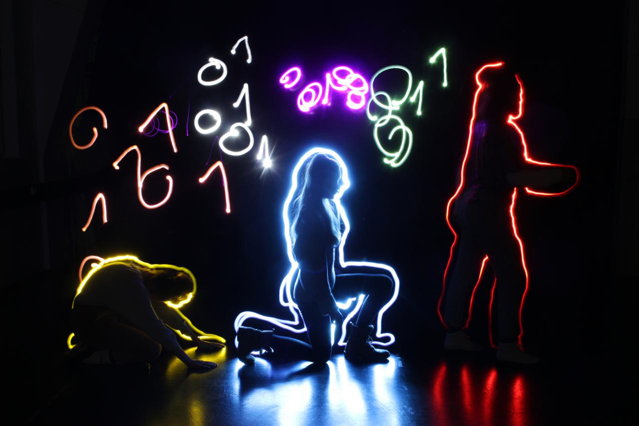 A light show creates different figures in the context of the event »Art im Puls«.