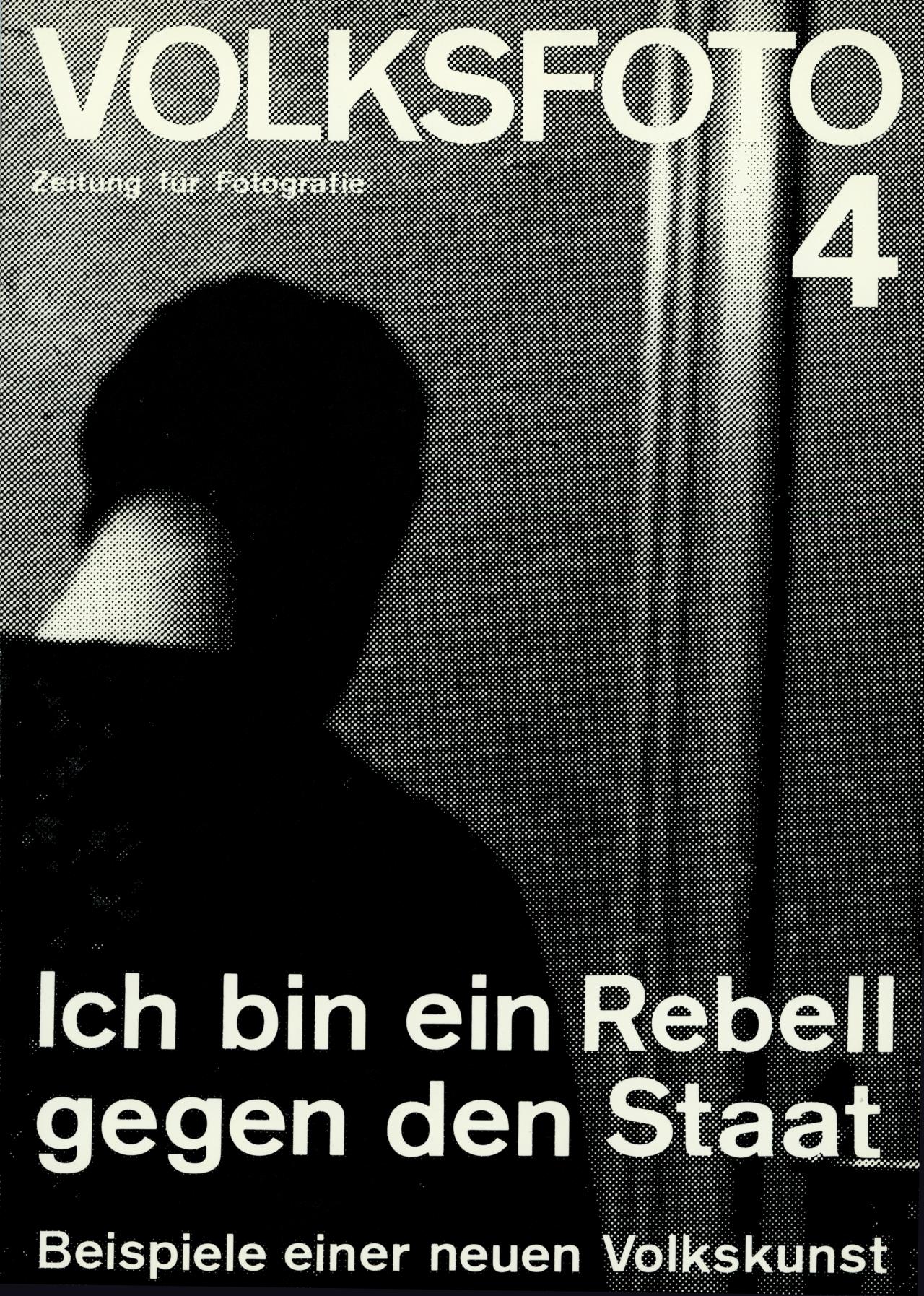 Andreas Seltzer und Dieter Hacker (Hg.), Volksfoto. Zeitung für Fotografie. Ich bin ein Rebell gegen den Staat. Beispiele einer neuen Volkskunst, Nr. 4, 7. Produzentengalerie, Berlin, 1978.