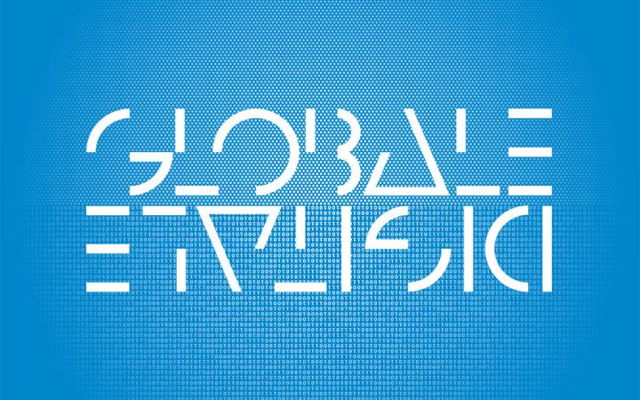 White letters on blue ground: GLOBALE and upside-down DIGITALEe-down DIGITALE