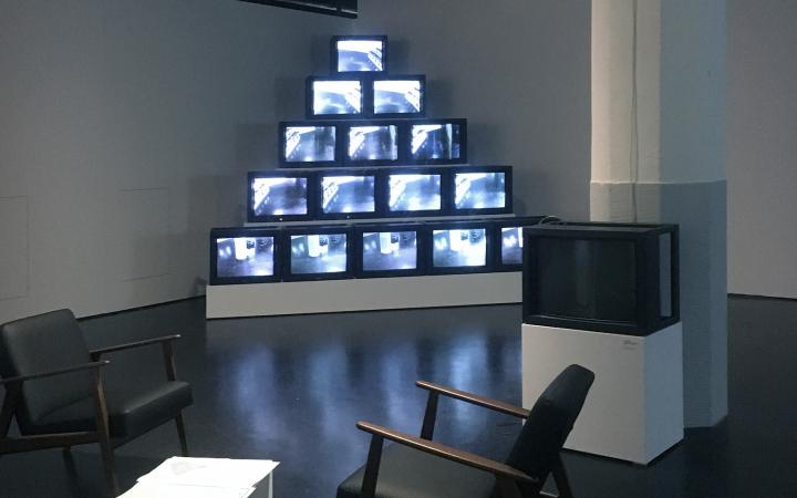 View of the exhibition »Radical Software«: View of the video installation »Track Trace« by Frank Gillette.