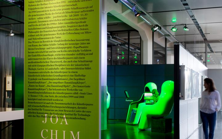 Blick in die Ausstellung »Joachim Krebs: Deleuze und der Sampler als Audio-Mikroskop«
