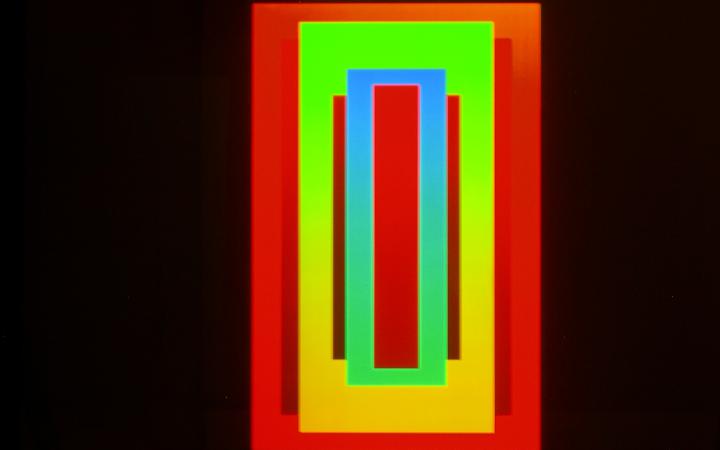 Die Installation Red in Green in Blue #3 von Dieter Jung aus dem Jahr 2011.