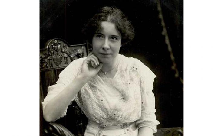 Die Komponistin Clara Faisst, 1912, auf einem schwarz-weiß Foto