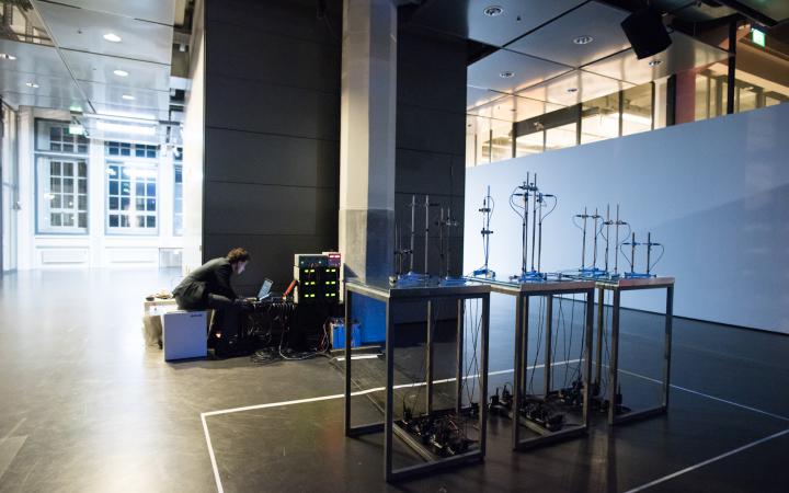Lorenz Schwarz, »Multichannel sound art installation for 16 plasma loudspeakers«, installation view