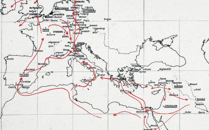 Karte Europas und Nordafrikas mit roten Pfeilen.