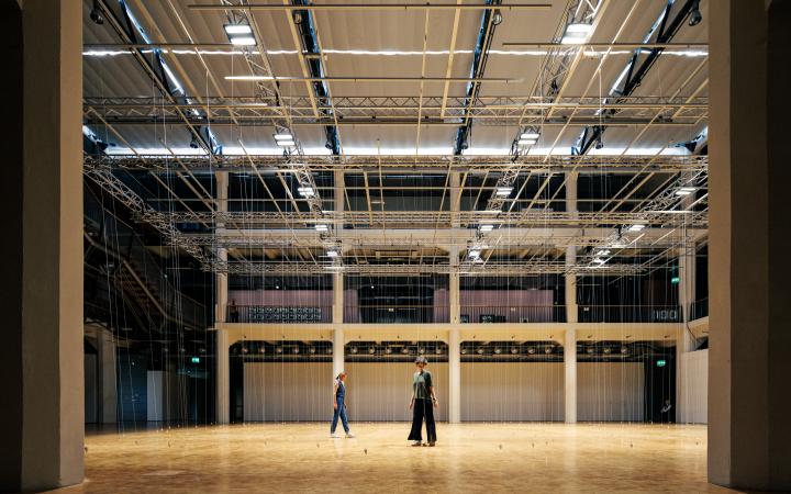 William Forsythe, »Nowhere and Everywhere at the Same Time, No.2« (2013) im ZKM | Karlsruhe, 2023.