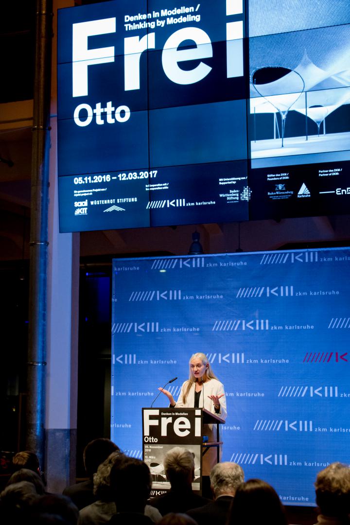 Christiane Riedel bei ihrer Rede zur Eröffnung der Ausstellung »Frei Otto. Denken in Modellen«
