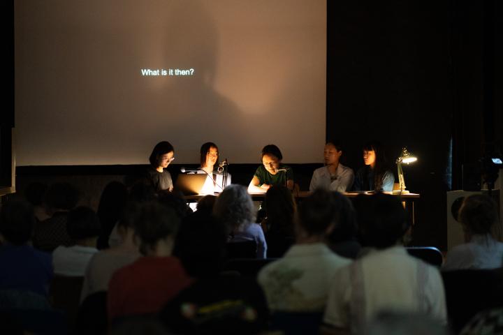 Asian Feminist Studio for Art and Research (AFSAR): »Critical History of Technology«, Lecture Performance at MATTER OF FLUX Festival | Women in Art, Science and Technology, 2023. From left: Hanwen Zhang, Mooni Perry, Yan Lin, Hye-in Park, Charmaine Poh.
