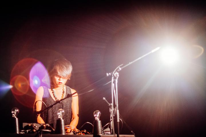 Viola Yip during a sound performance