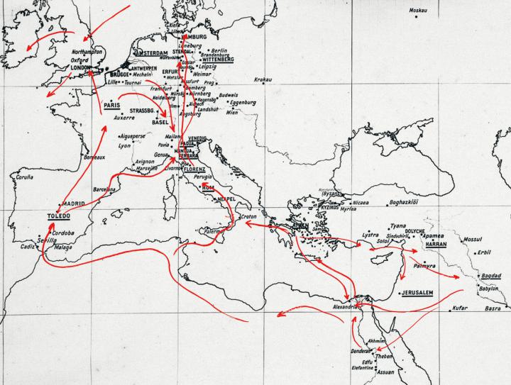 Karte Europas und Nordafrikas mit roten Pfeilen.