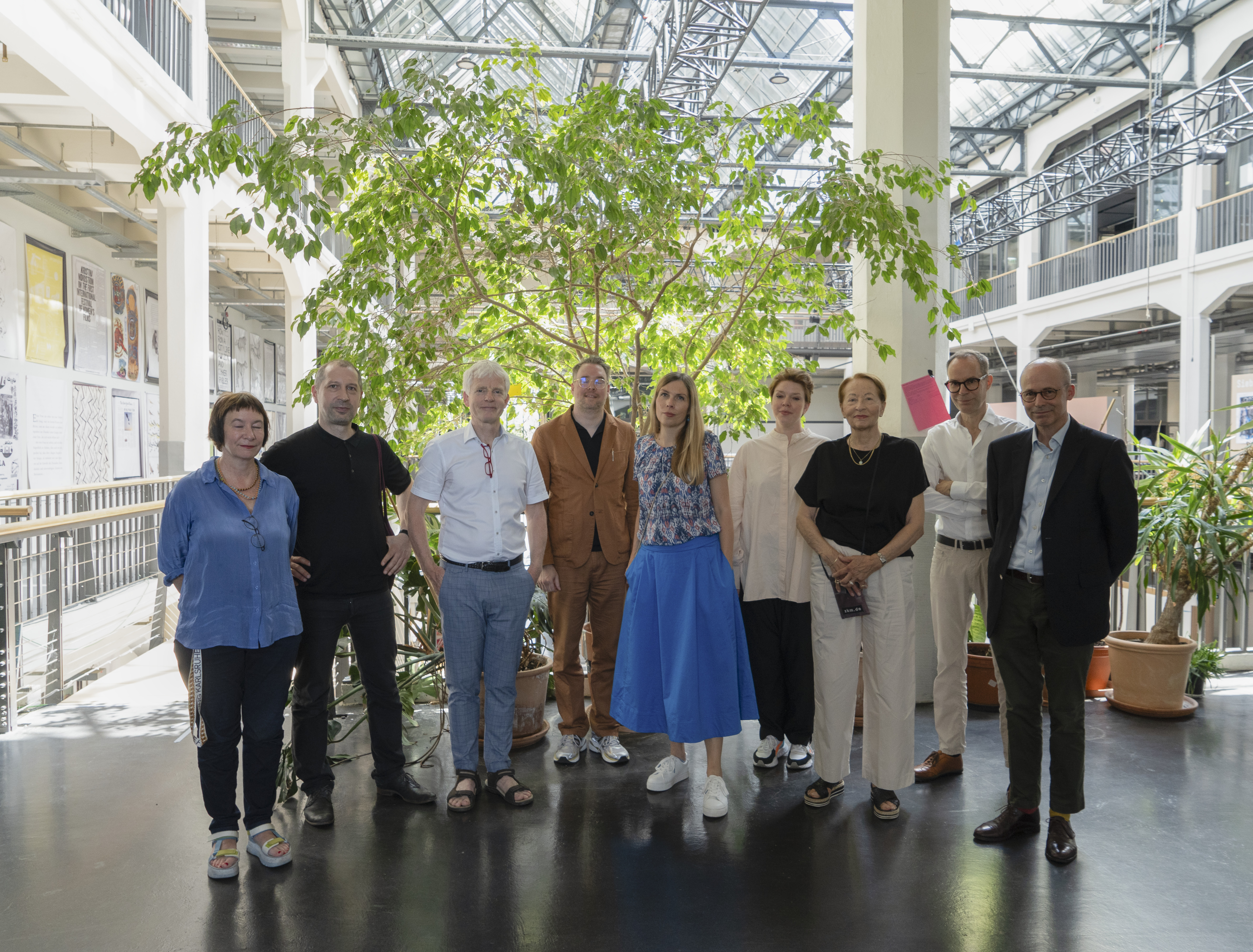 Gruppenfoto der Jury für den HfG Rundgang 2024